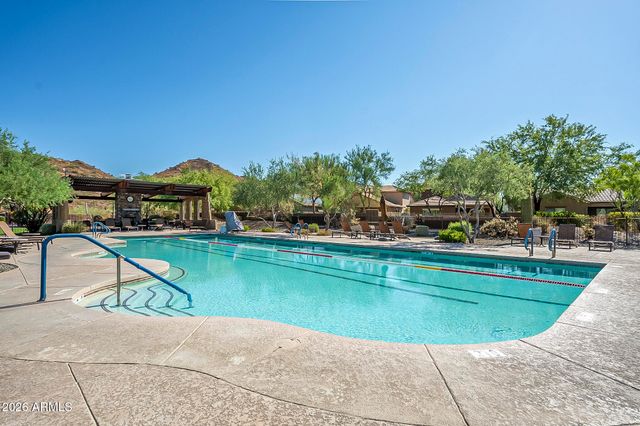 1328 W CAVEDALE Drive, Phoenix, AZ 85085