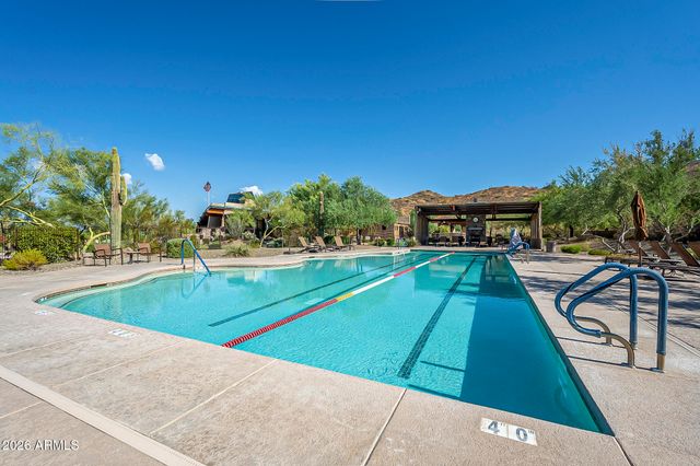 1328 W CAVEDALE Drive, Phoenix, AZ 85085