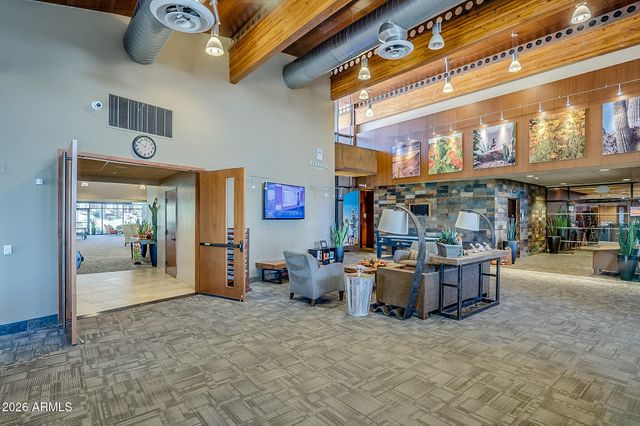 1328 W CAVEDALE Drive, Phoenix, AZ 85085