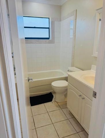 1005 Manor Drive 3d, Palm Springs, FL 33461