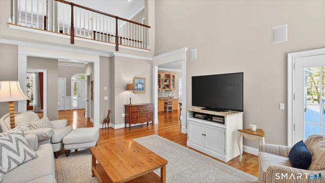 7 School House Lane, Simsbury, CT 06070