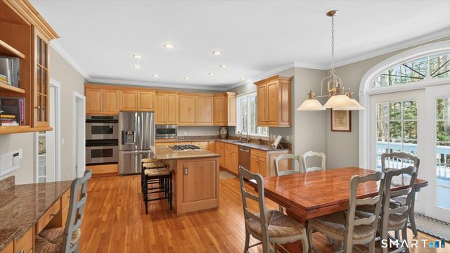 7 School House Lane, Simsbury, CT 06070