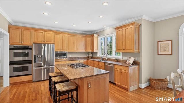 7 School House Lane, Simsbury, CT 06070