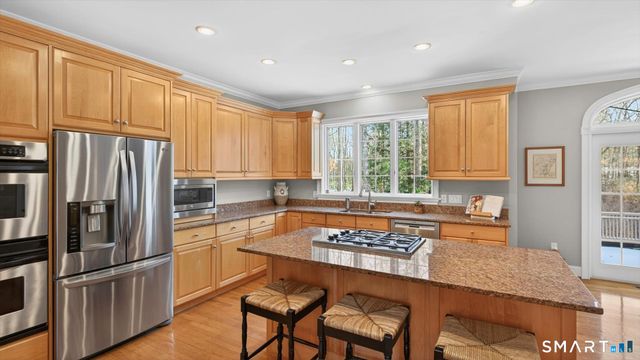 7 School House Lane, Simsbury, CT 06070