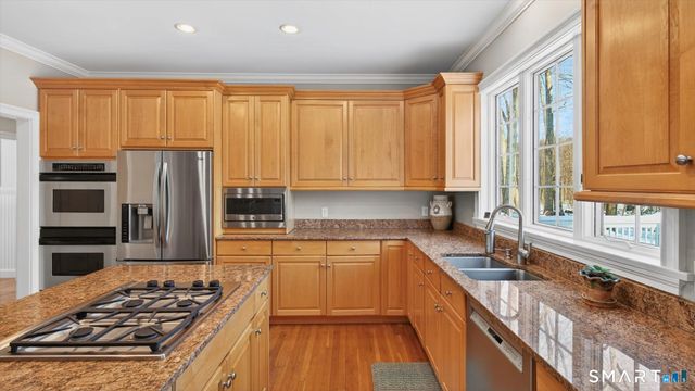 7 School House Lane, Simsbury, CT 06070