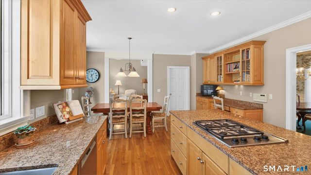 7 School House Lane, Simsbury, CT 06070