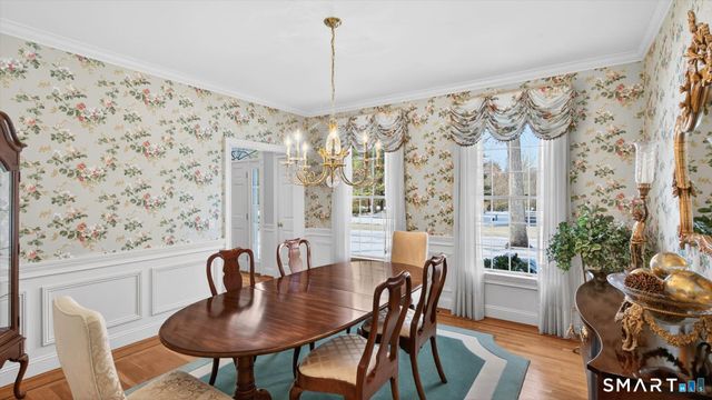 7 School House Lane, Simsbury, CT 06070