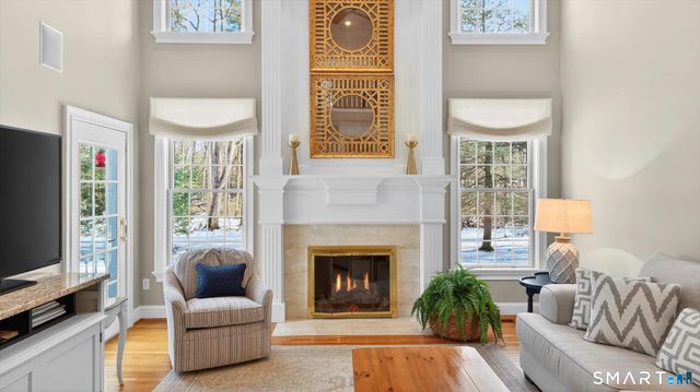 7 School House Lane, Simsbury, CT 06070