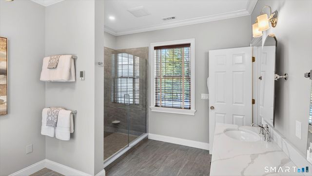 7 School House Lane, Simsbury, CT 06070