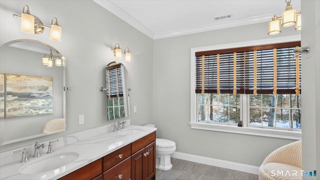 7 School House Lane, Simsbury, CT 06070