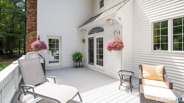 7 School House Lane, Simsbury, CT 06070