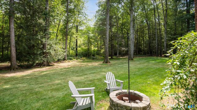 7 School House Lane, Simsbury, CT 06070