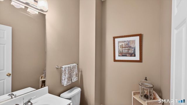 7 School House Lane, Simsbury, CT 06070