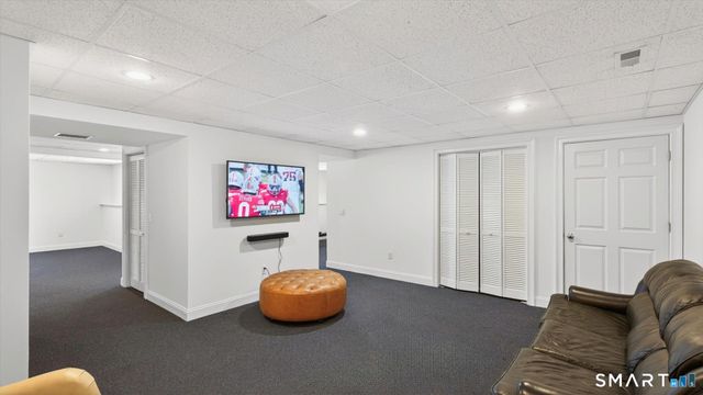 7 School House Lane, Simsbury, CT 06070