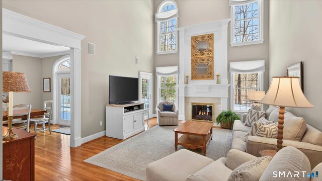 7 School House Lane, Simsbury, CT 06070