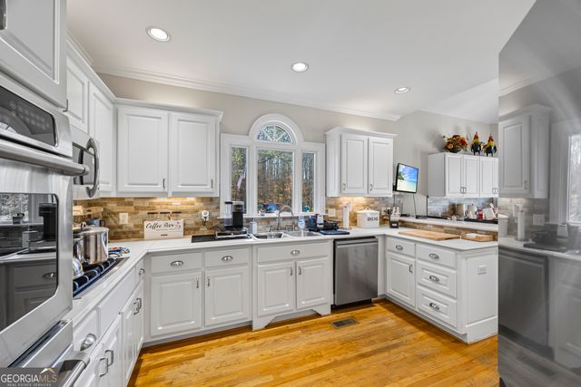 5045 Fawn Valley Drive, Loganville, GA 30052