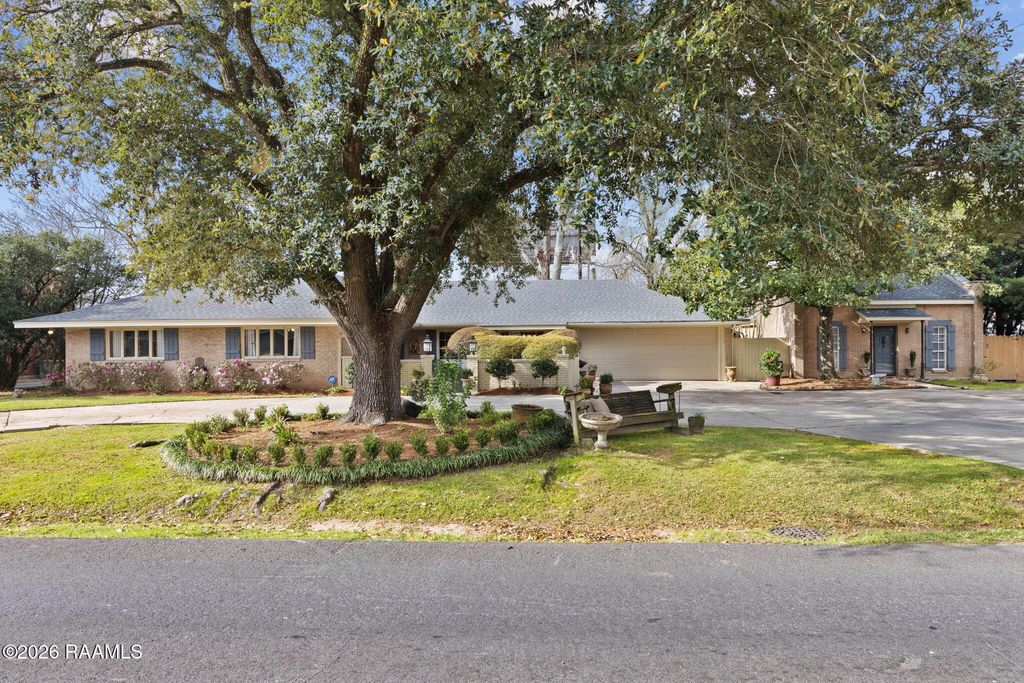 100 Brentwood Boulevard, Lafayette, LA 70503