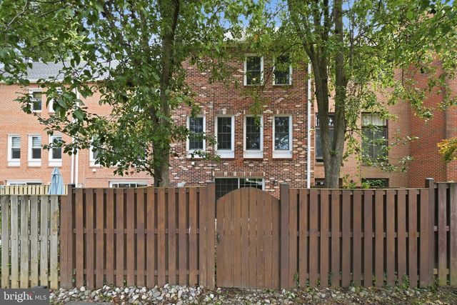 6924 MCLEAN PARK MANOR CT, Mclean, VA 22101