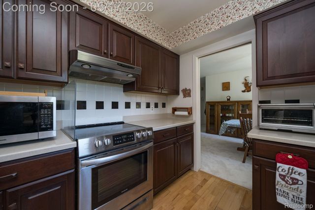 109 Bowdoinhill Drive, Rochester Hills, MI 48309