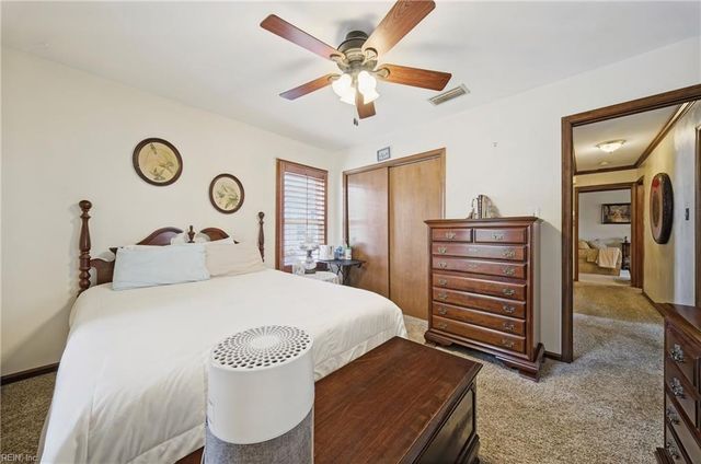 1925 Stillwood LN, Virginia Beach, VA 23456