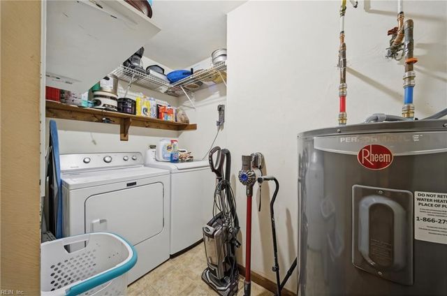 1925 Stillwood LN, Virginia Beach, VA 23456