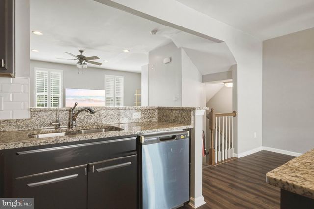 159 VILLAGE GREEN LN, Sicklerville, NJ 08081
