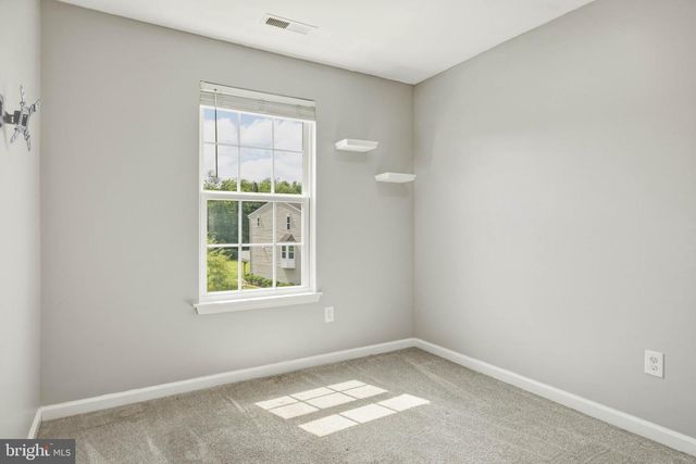 159 VILLAGE GREEN LN, Sicklerville, NJ 08081