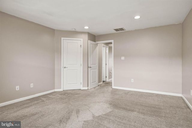 159 VILLAGE GREEN LN, Sicklerville, NJ 08081