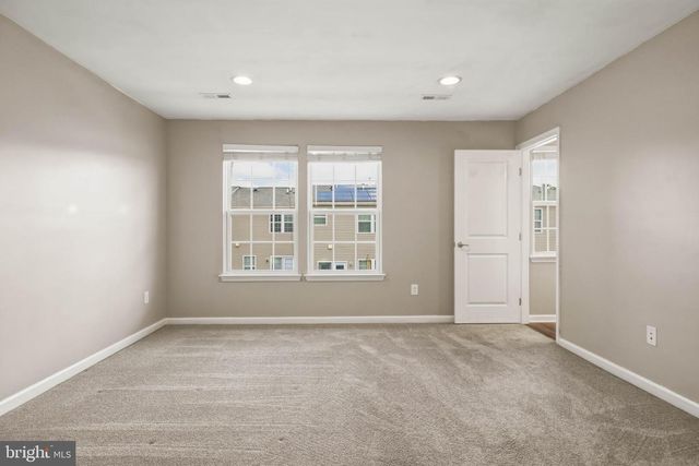 159 VILLAGE GREEN LN, Sicklerville, NJ 08081