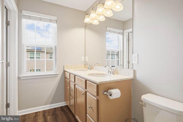159 VILLAGE GREEN LN, Sicklerville, NJ 08081