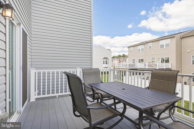 159 VILLAGE GREEN LN, Sicklerville, NJ 08081