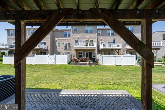 159 VILLAGE GREEN LN, Sicklerville, NJ 08081