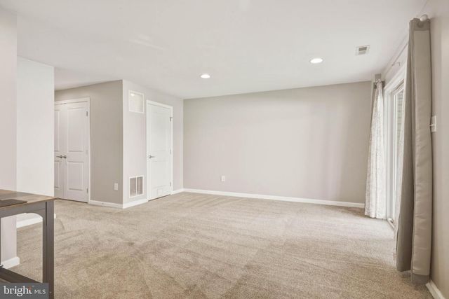159 VILLAGE GREEN LN, Sicklerville, NJ 08081