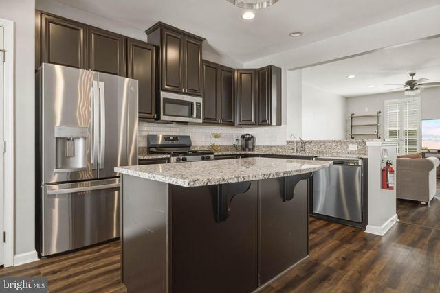 159 VILLAGE GREEN LN, Sicklerville, NJ 08081