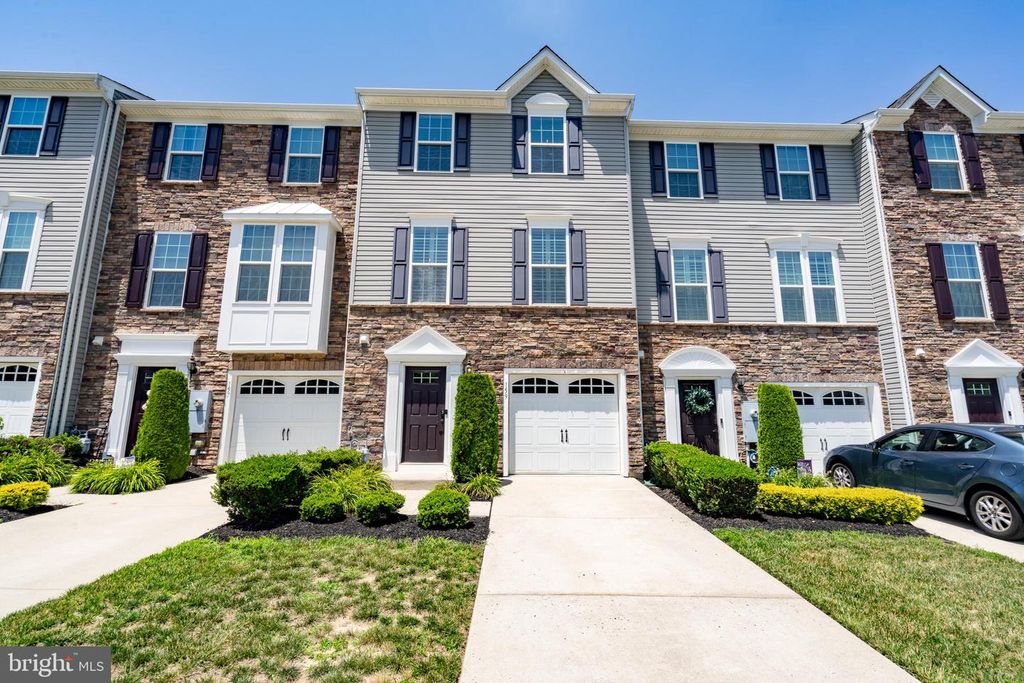 159 VILLAGE GREEN LN, Sicklerville, NJ 08081