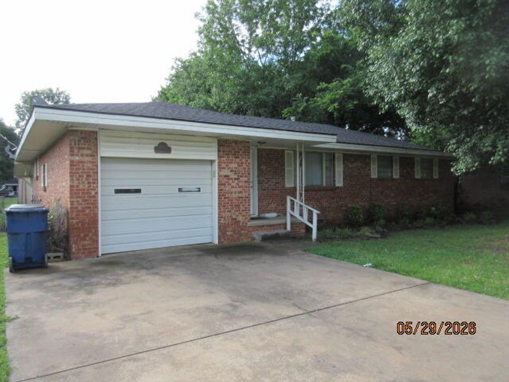 332 N Adair Street, Vinita, OK 74301