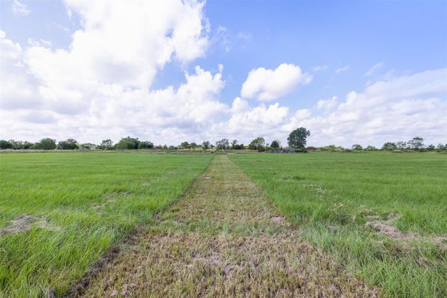 1713 Woody Lane, Sealy, TX 77833