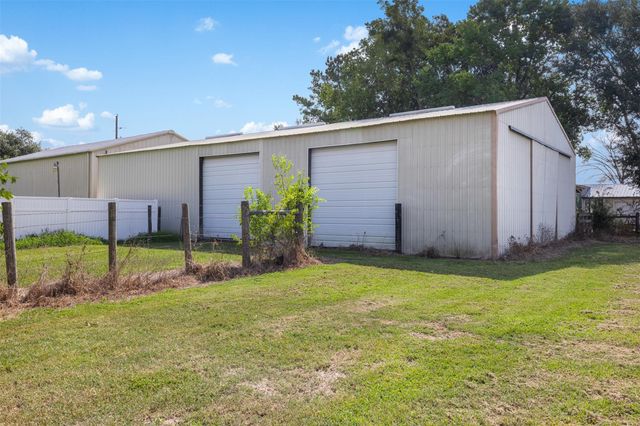 1713 Woody Lane, Sealy, TX 77833