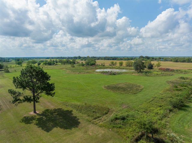 1713 Woody Lane, Sealy, TX 77833