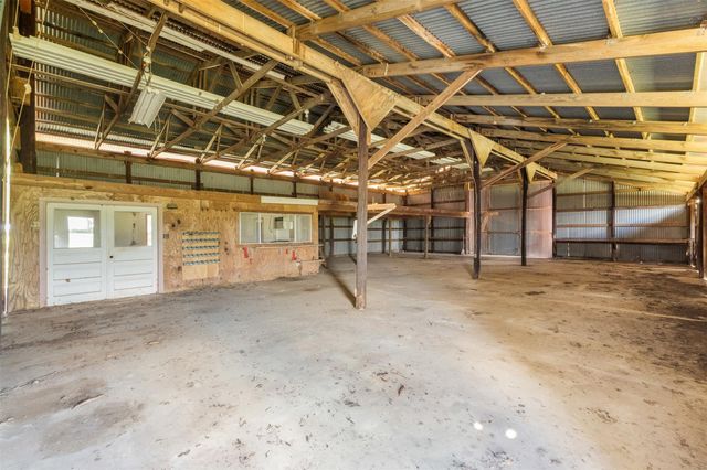 1713 Woody Lane, Sealy, TX 77833