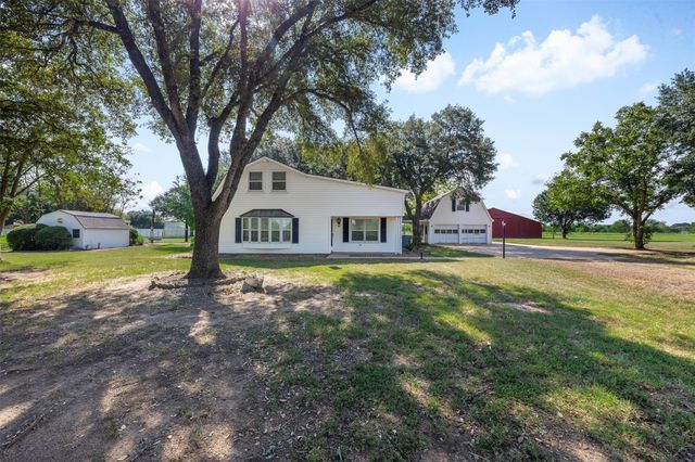 1713 Woody Lane, Sealy, TX 77833