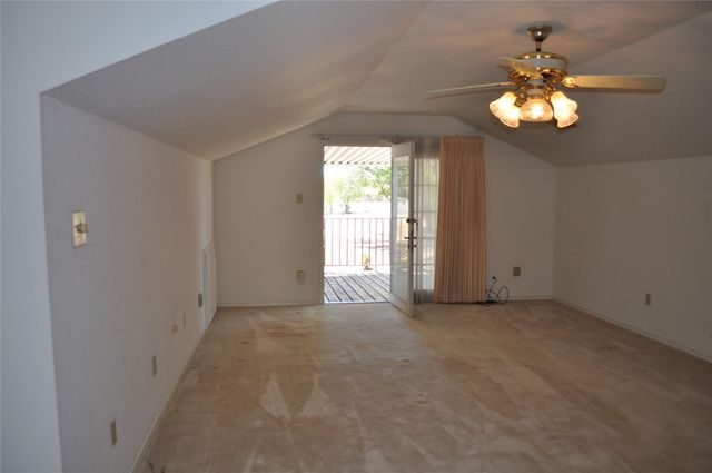 1713 Woody Lane, Sealy, TX 77833