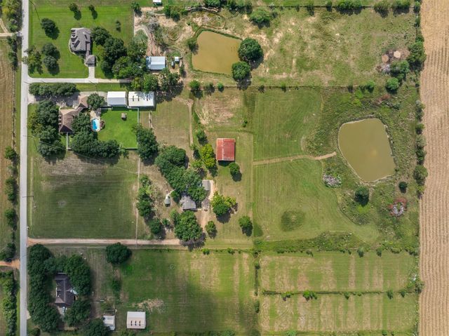1713 Woody Lane, Sealy, TX 77833