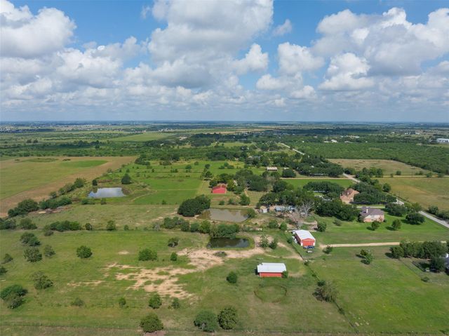 1713 Woody Lane, Sealy, TX 77833