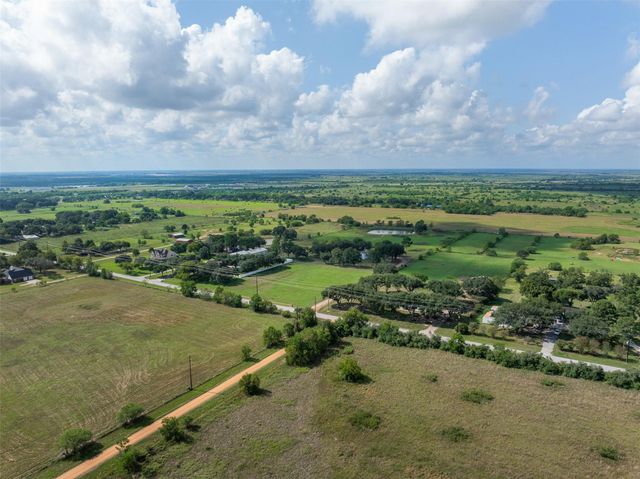 1713 Woody Lane, Sealy, TX 77833