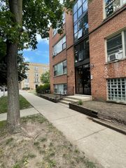 6833 N Oakley Avenue 3B, Chicago, IL 60645