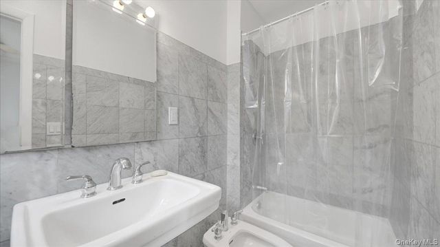 118 Van Etten Boulevard, New Rochelle, NY 10804