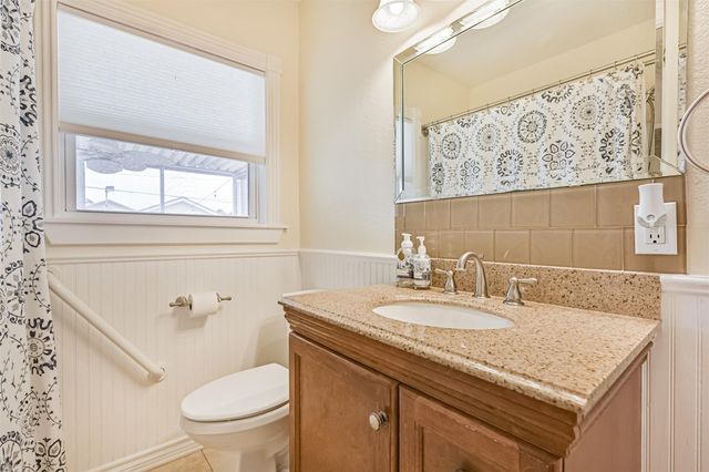 4817 Alamo Drive, Galveston, TX 77551