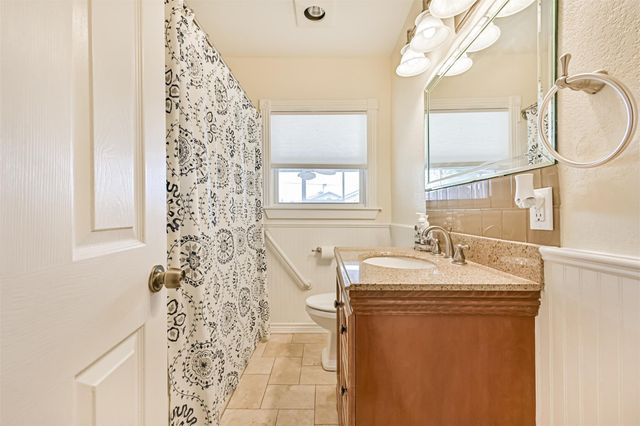 4817 Alamo Drive, Galveston, TX 77551