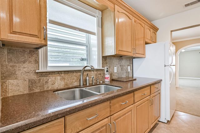 4817 Alamo Drive, Galveston, TX 77551